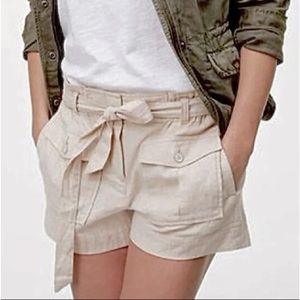 NWOT Ann Taylor LOFT Linen Safari Belted Shorts Size Medium.